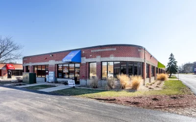 The Trucker’s Guide to Elgin, IL: Great Food, Safe Parking, and Quick DOT Compliance